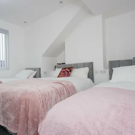 Leeds House *